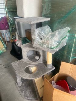 Medium size cat tower