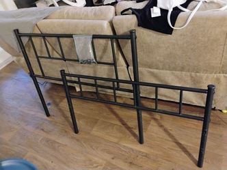 Twin size Metal Bed Frame & Box Spring