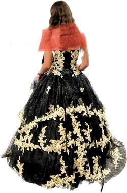 Black and Gold Quince dress for Sale in Kyle, TX - OfferUp