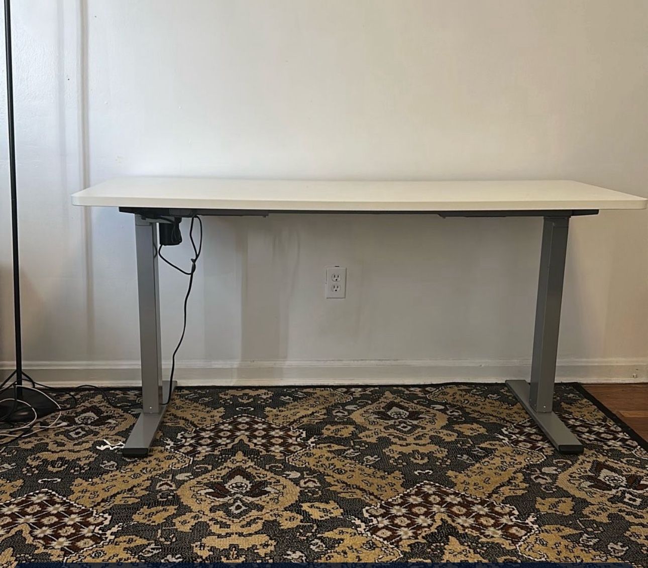 Adjustable Studying / Working Desk 