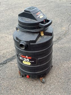 Genie 25 gallon wet/dry vaccum