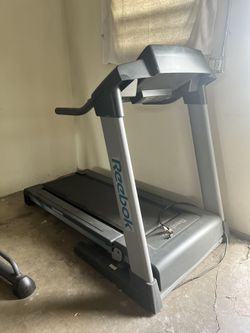 Reebok 8600 ES Treadmill for Sale in Los Angeles CA OfferUp
