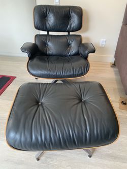 VINTAGE AUTHENTIC ORIGINAL CHARLES EAMES CHAIR AND OTTOMAN BY HERMAN MILLER