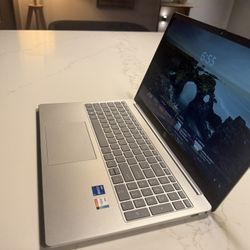 HP - 15.6" Full HD TouchScreen Laptop