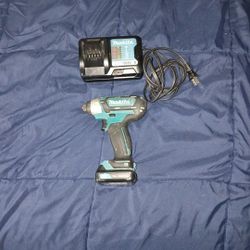 Makita Cxt Drill With Charger And Battery 