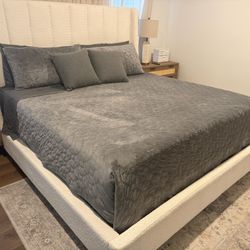 Cali King Bed Frame boucle white wing  