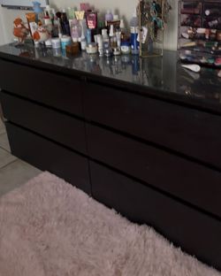 Black Dresser for 80$