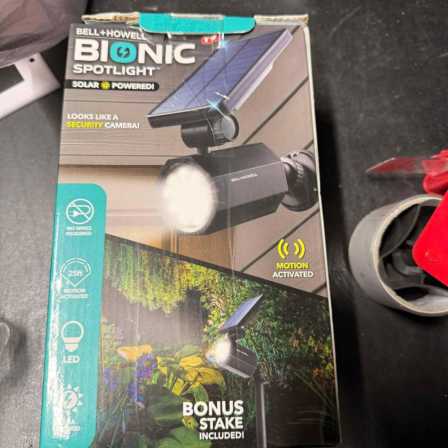 BELL + HOWELL Bionic Spotlight 250-Lumens 4-Watt Solar LED Motion ...