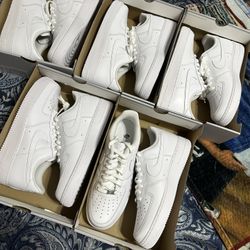 NIKE AIR FORCE 1 