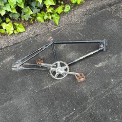 Vintage 1982 Huffy ST Racing BMX Frame And Crankset/pedals