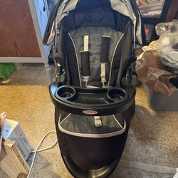 Graco Click Connect Stroller With Car seat and  Base 