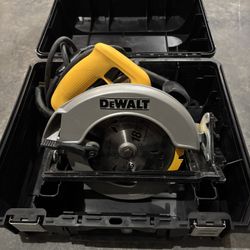 DeWalt 7-1/4in Circular Saw - Corded