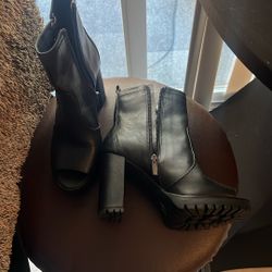 Size 7 Women’s Chuck Heel Boots 