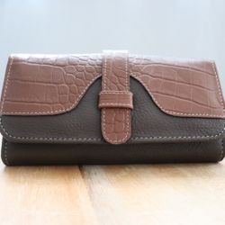 Women’s Full Grain Leather Wallet