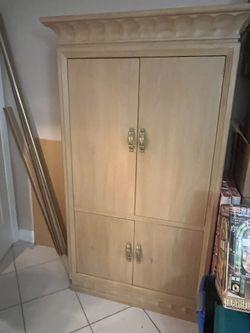 Thomasville Tv/waredrobe Hutch 