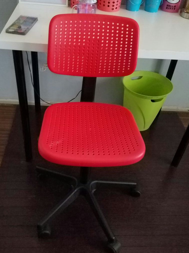 IKEA Small Plastic MODERN Adjustable OFFICE Desk chair
