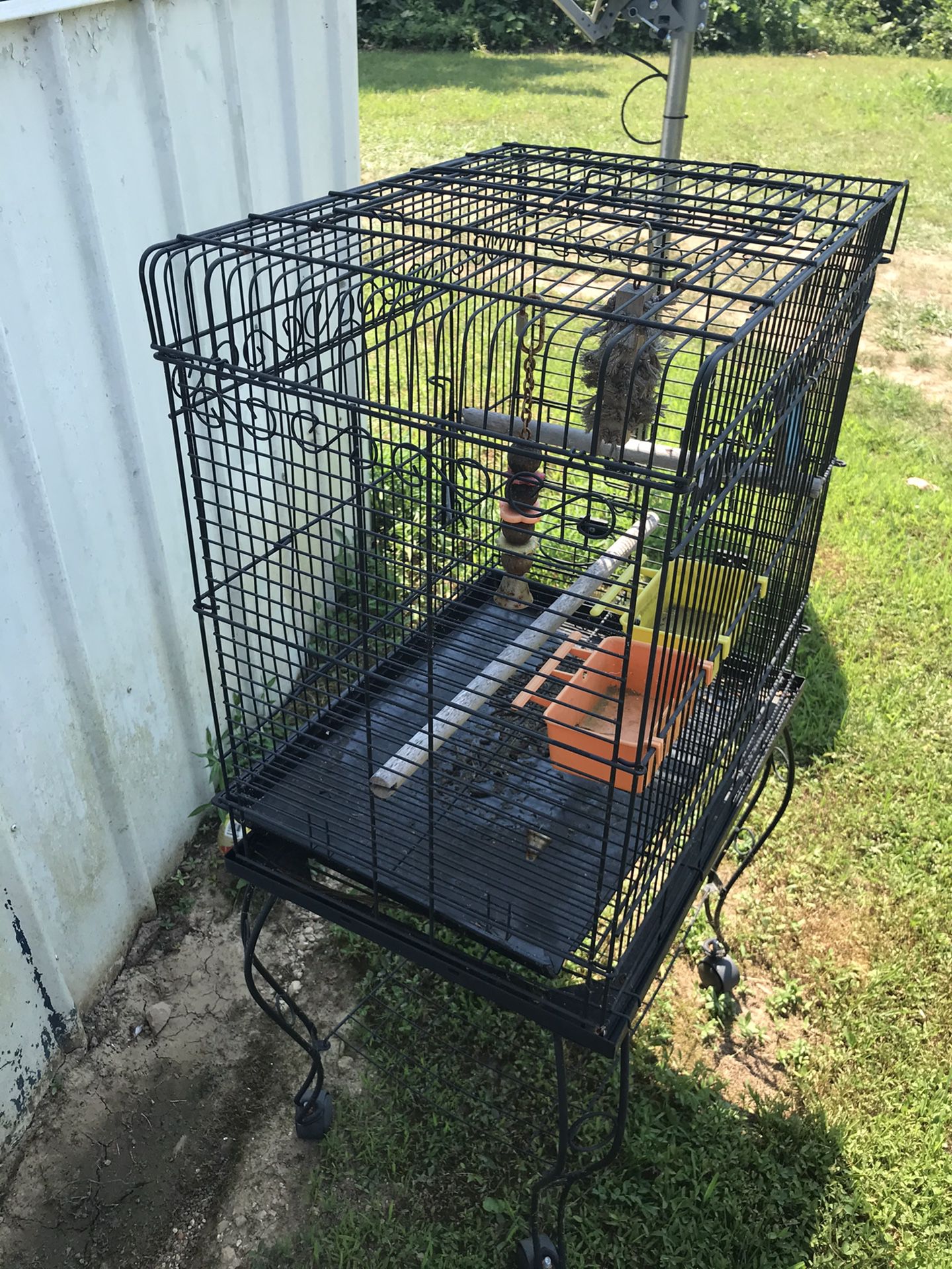 Bird Cage With Rolling Stand