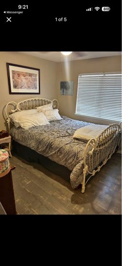 🤍 White /Gold Antique California King Bed Frame with mattress &box springs 🤍