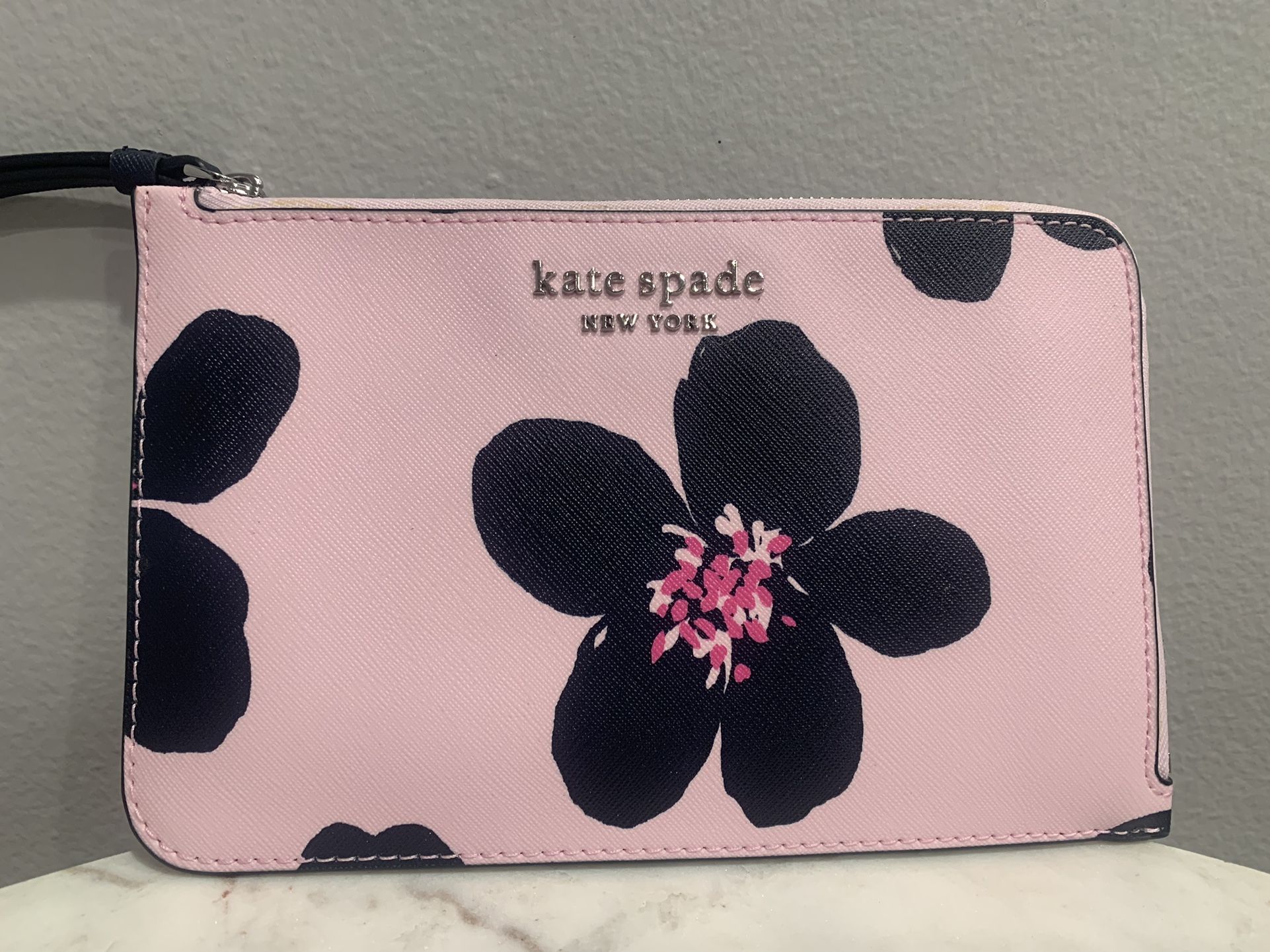 Kate Spade Medium Size Floral L Shape Wristlet New With Tags