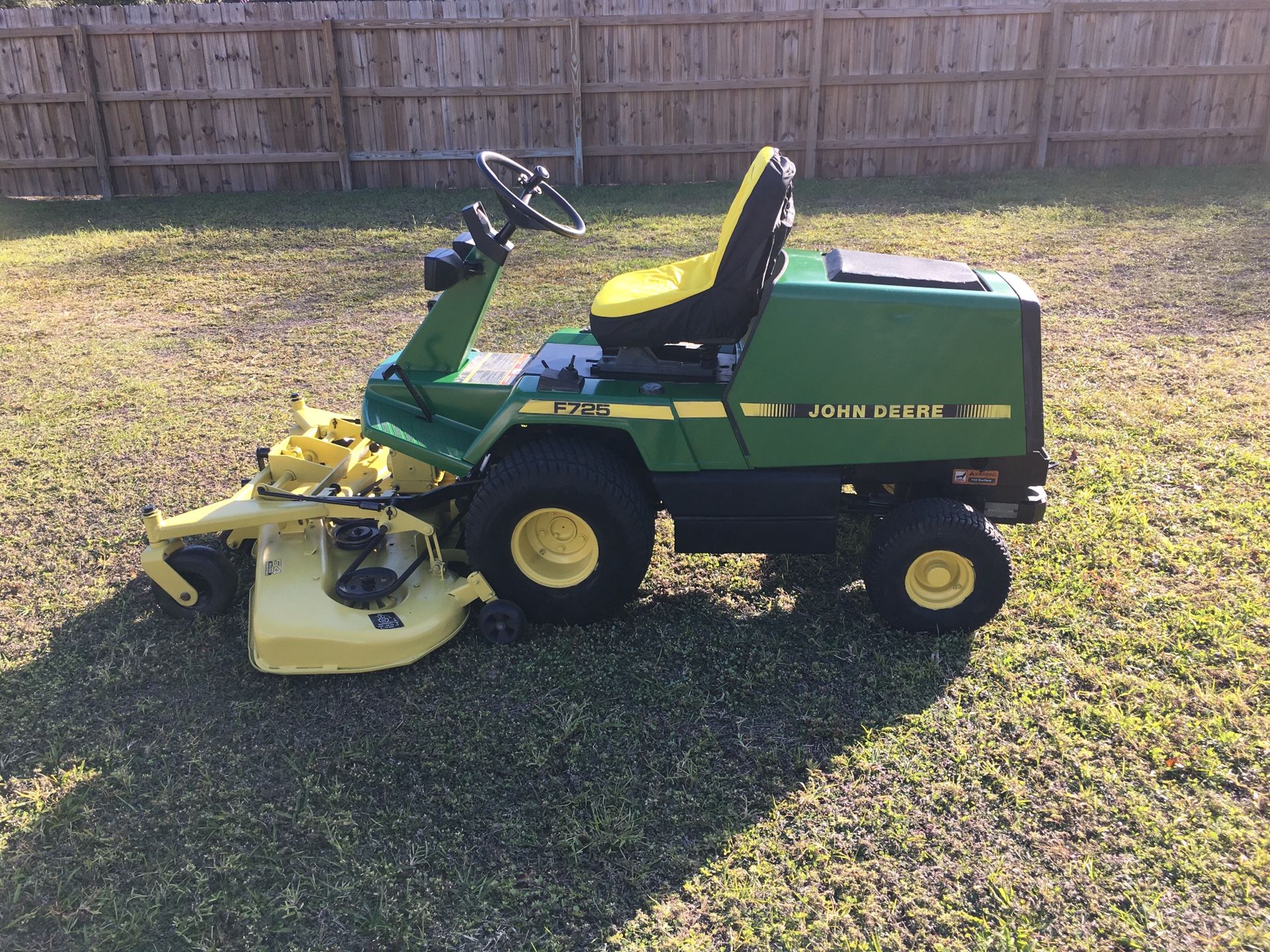 Tractor John Deere Z Trac F725 front mow 54” Trade for Sale in Spring