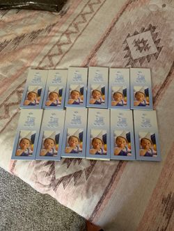 Picture frames with stand sold as a lot