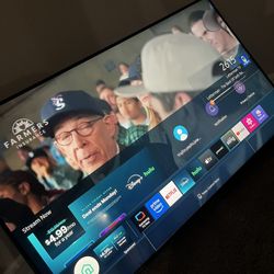 SAMSUNG 43” UHD 4K Smart TV