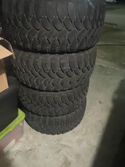 35 inch tires off a 26x14 rim