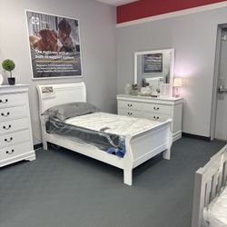 Sleigh Bed Sale - Four Colors Available 