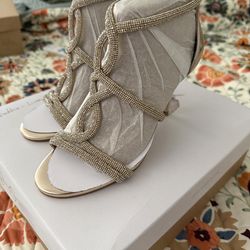 new jessica simpson champagne high heels size 6M