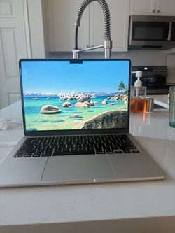 MacBook Air 2026 13” M5 Chip 16GB RAM