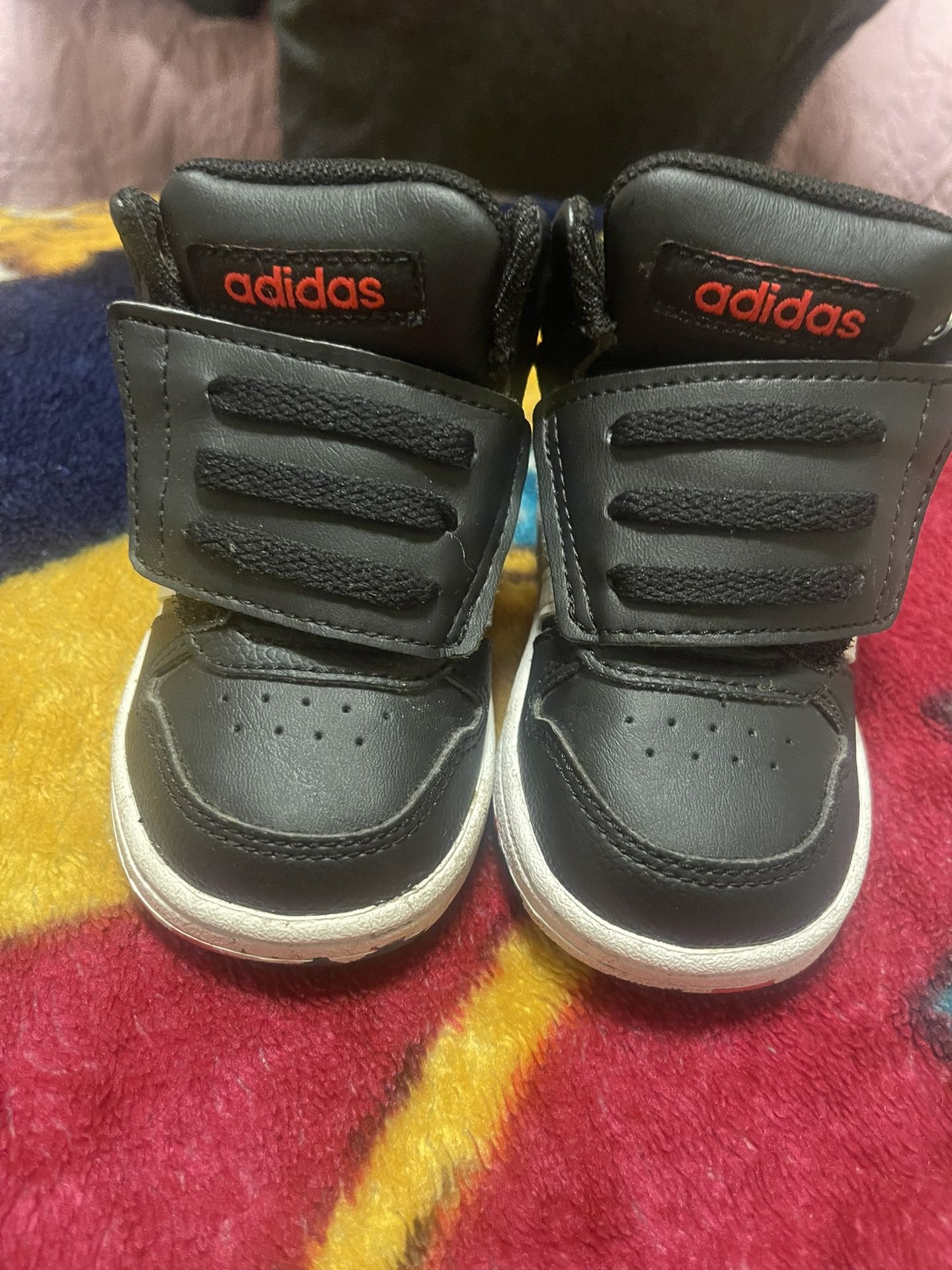 Bendo Unos Tenis Adidas Nuevos En Buenas Condiciones Son Nuevos En Aloha 