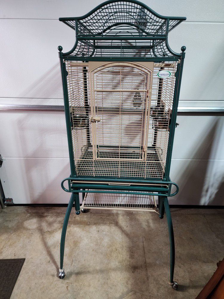 Marvelous Pet Supplies Bird Cage on Wheels