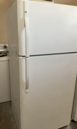 Kenmore Top Mount White Fridge
