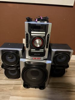 Sony 3 Disc/Aux Speakers
