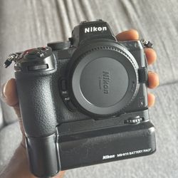 Nikon Z5 (Body Only)