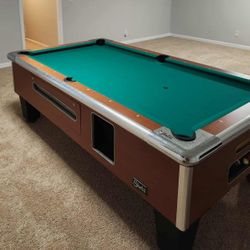 6ft POOL TABLE