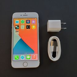 iPhone 7 - UNLOCKED - Like New  