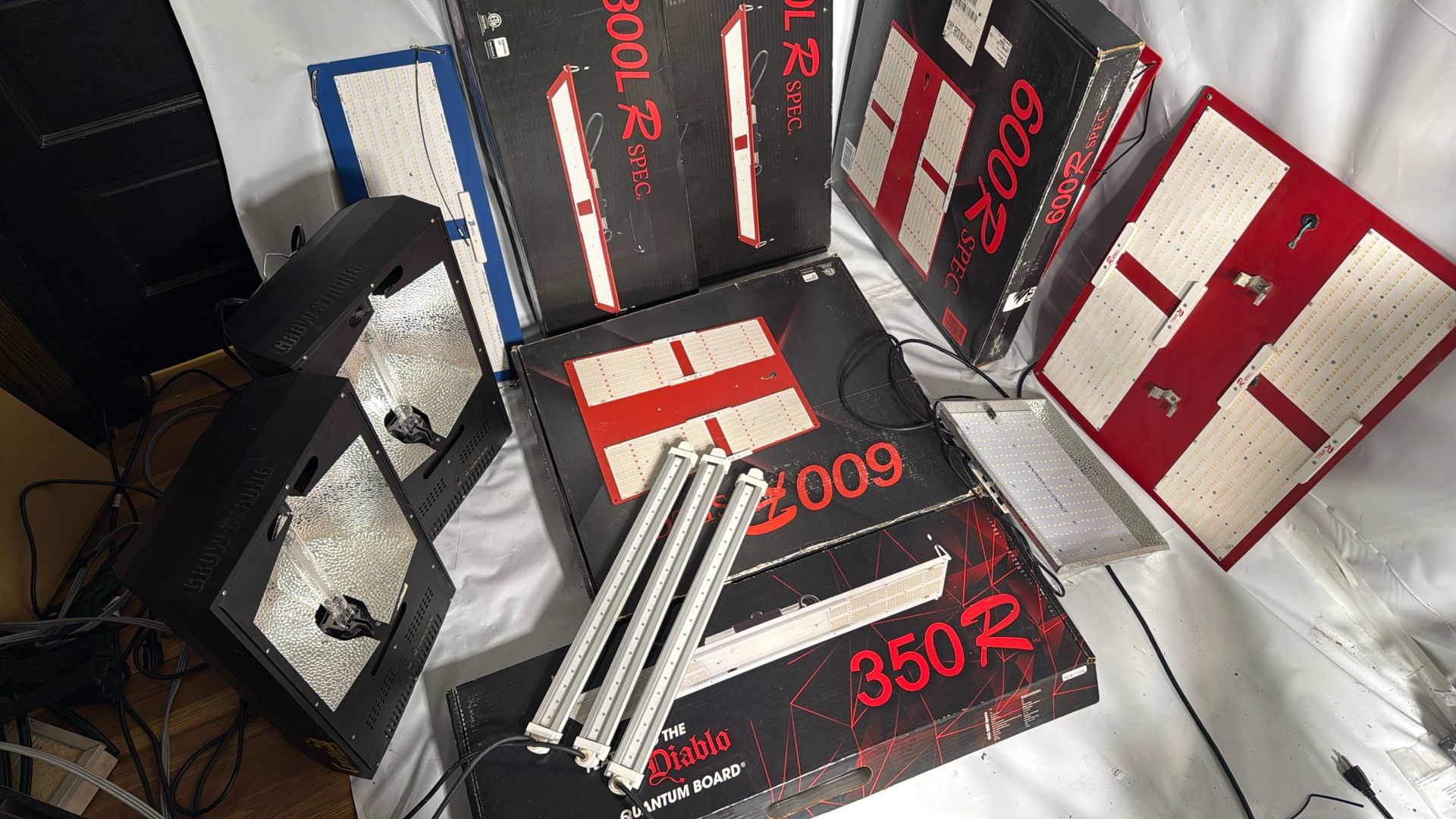 Grow Equipment/ Lights For Sale LED & HPS