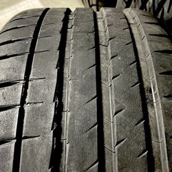 Single Tire (1) 90% 255/35/19 Michelin Pilot Sport 4 S