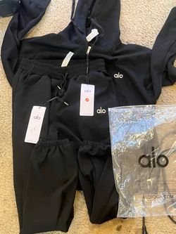 Alo yoga jacket set cuffed bottoms S-M woman and men sizes