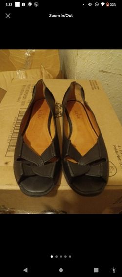Womens ACHI SZ 8.5 SHOES