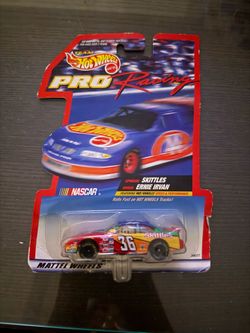 Hot Wheels Pro Racing Skittles #36 Ernie Irvan 1998 Pontiac GP 1:64 NASCAR