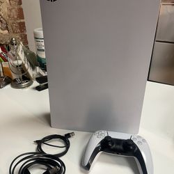 *Sony PlayStation 5 825GB Disc Version - USED - GOOD CONDITION*
