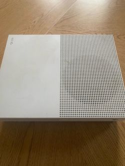 Xbox one s (1Tb) Bundle