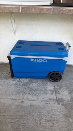 Igloo Latitude 90-Quart Roller Cooler