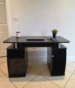 Desk - Escritorio
