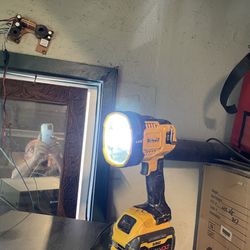 Dewalt Flashlight No Battery   $40