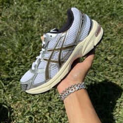 ASICS Gel-1130 “White Clay Canyon” Size 5Y/6.5W