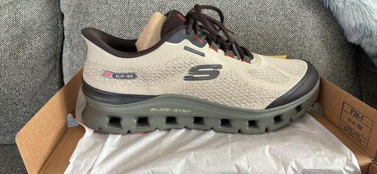 New Men’s 11 Skechers Glide-Step Pro-Chaching Men's Size 11