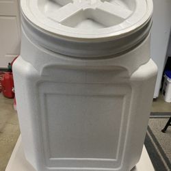 Gamma2 Vittles Vault Stackable Pet Food Storage